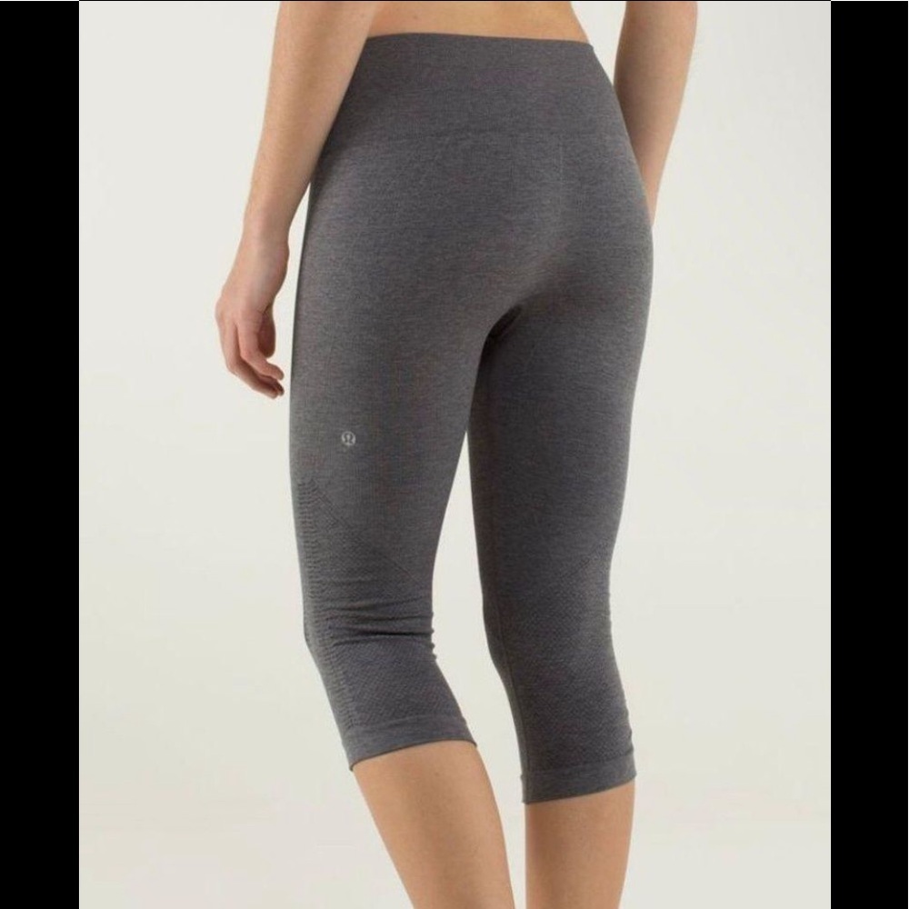 Lululemon In The Flow Cropped Leggings Size 6